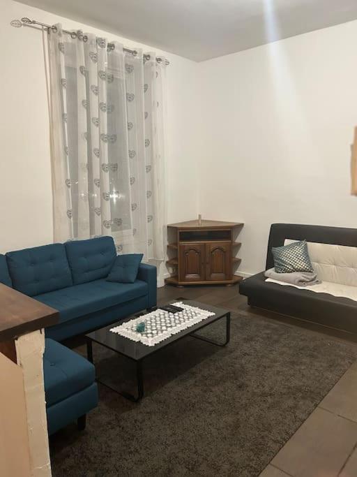 Superbe Appartement Avec Parking Gratuit Vaulx-en-Velin Zewnętrze zdjęcie